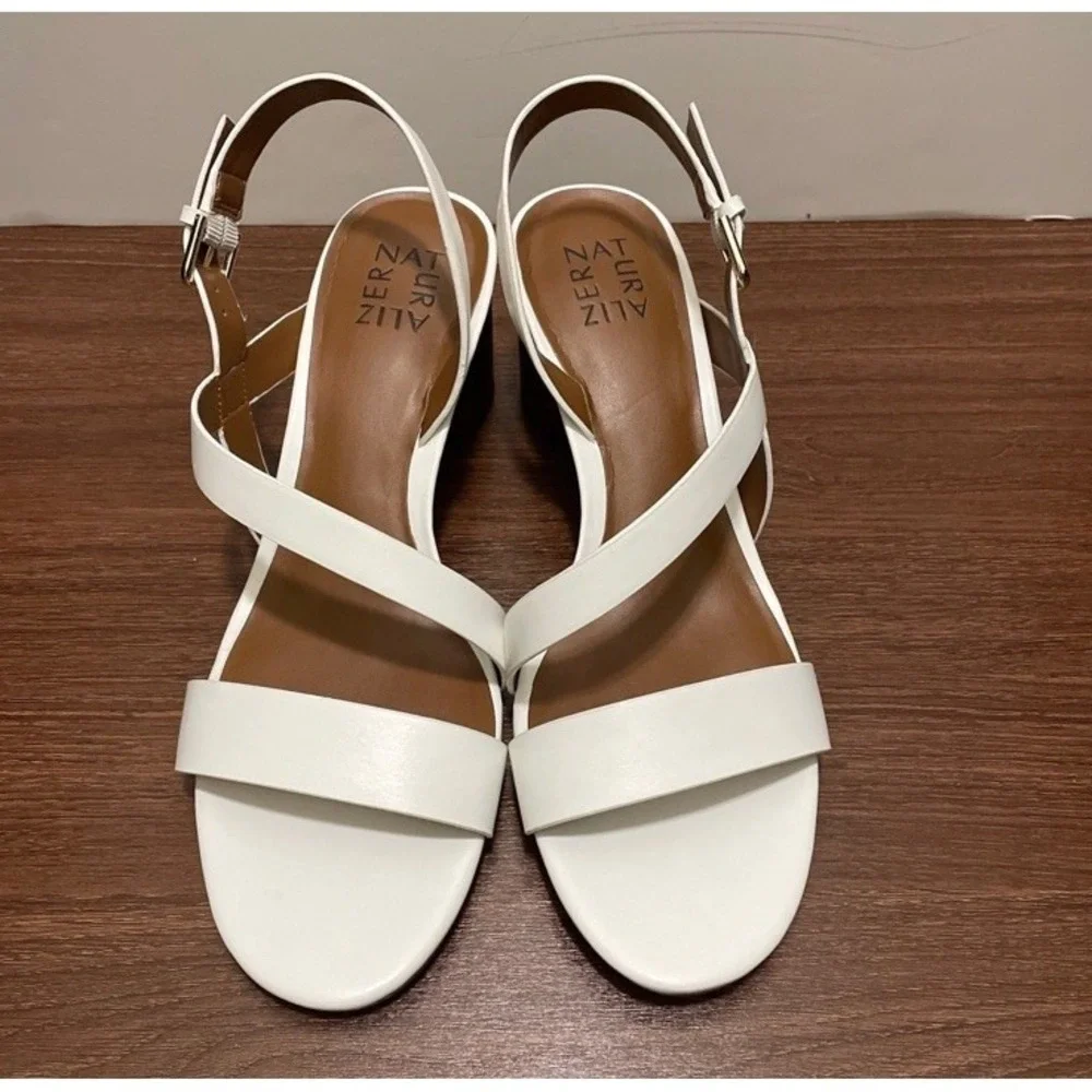 Naturalizer Kendall 8.5 Womens Strappy Sandals White Slingback Block Heel NWOT